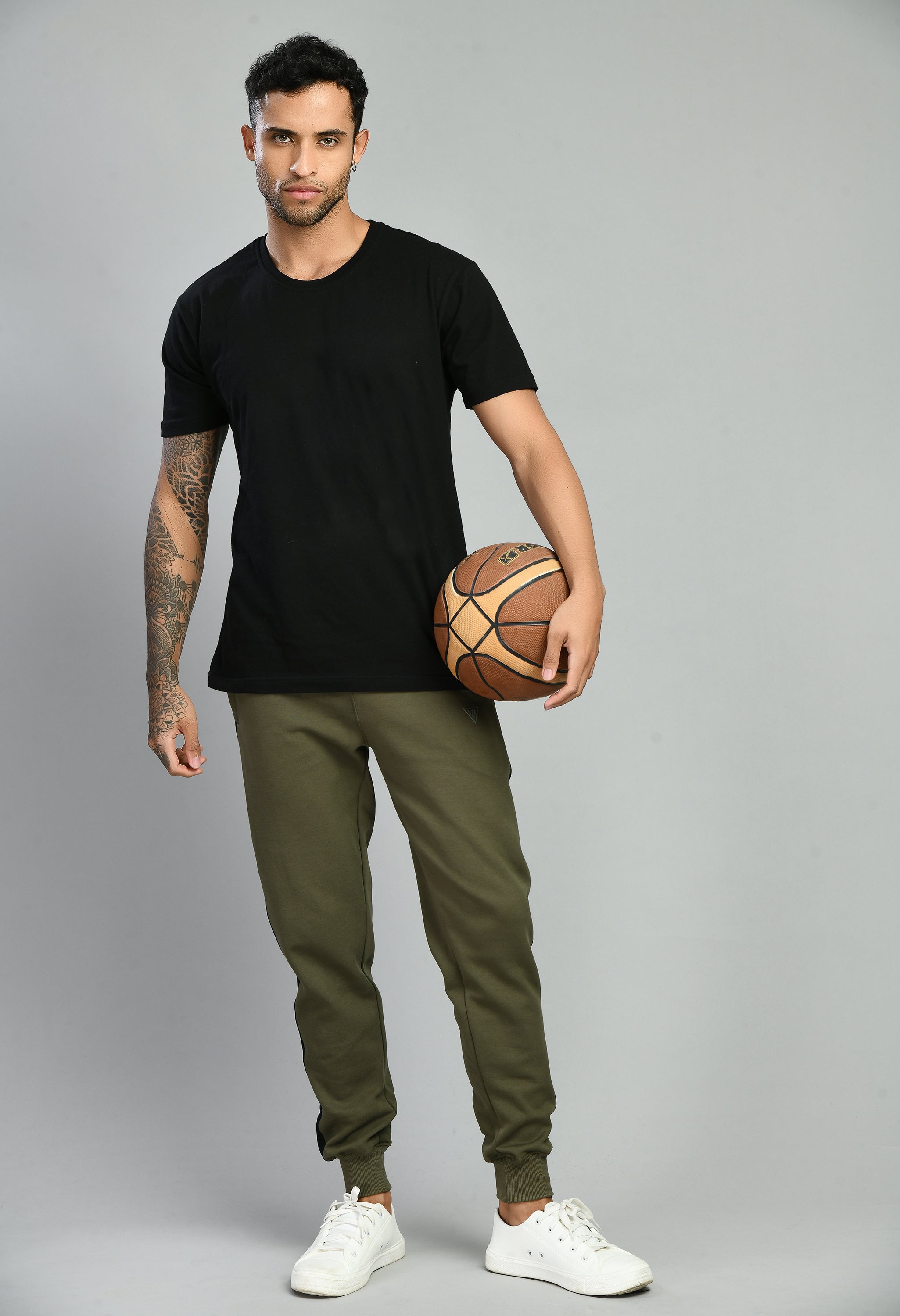 Men's Olive Plain Casual Trouser by Squirehood