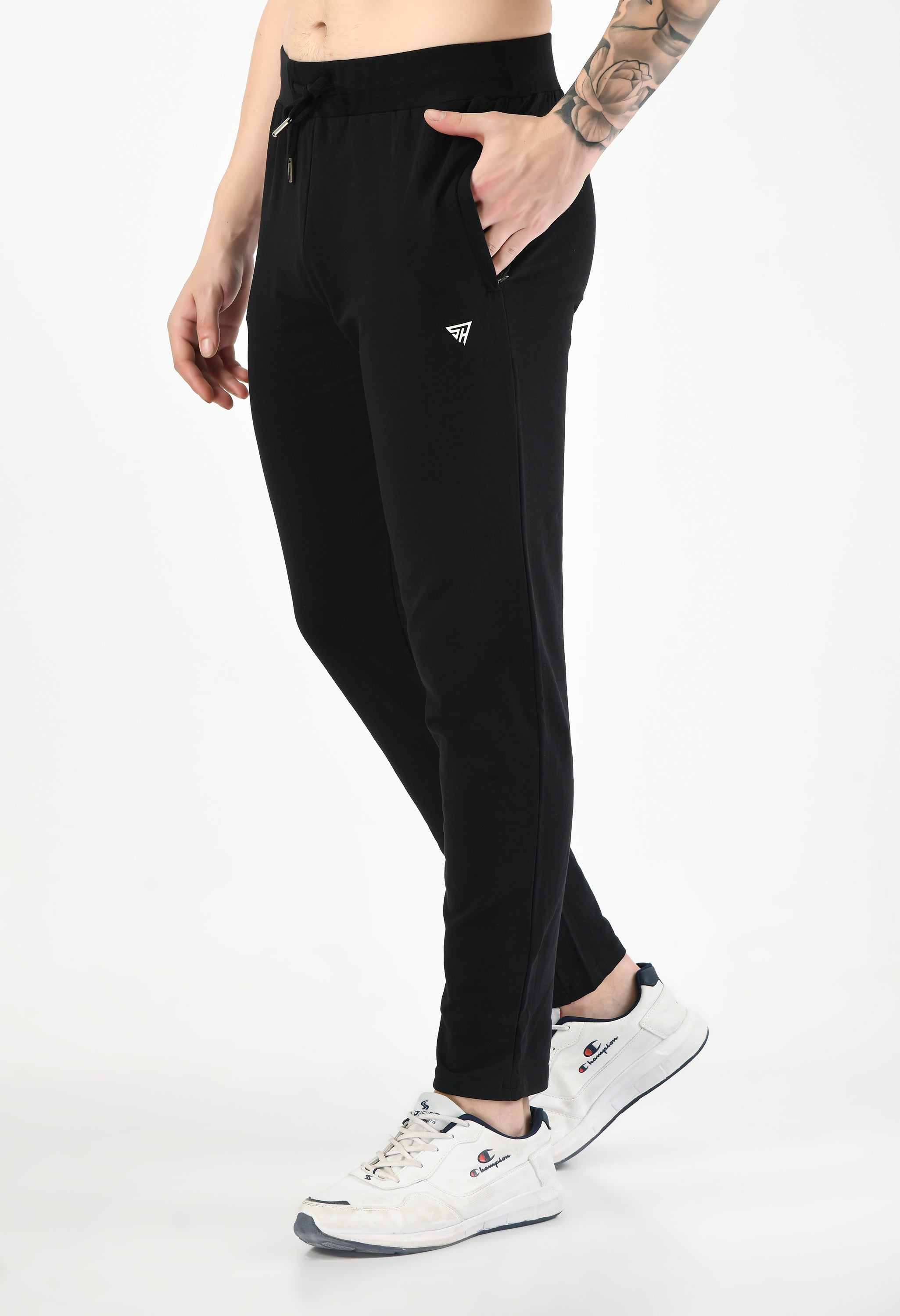 Black Solid Relaxed Fit Casual Trouser