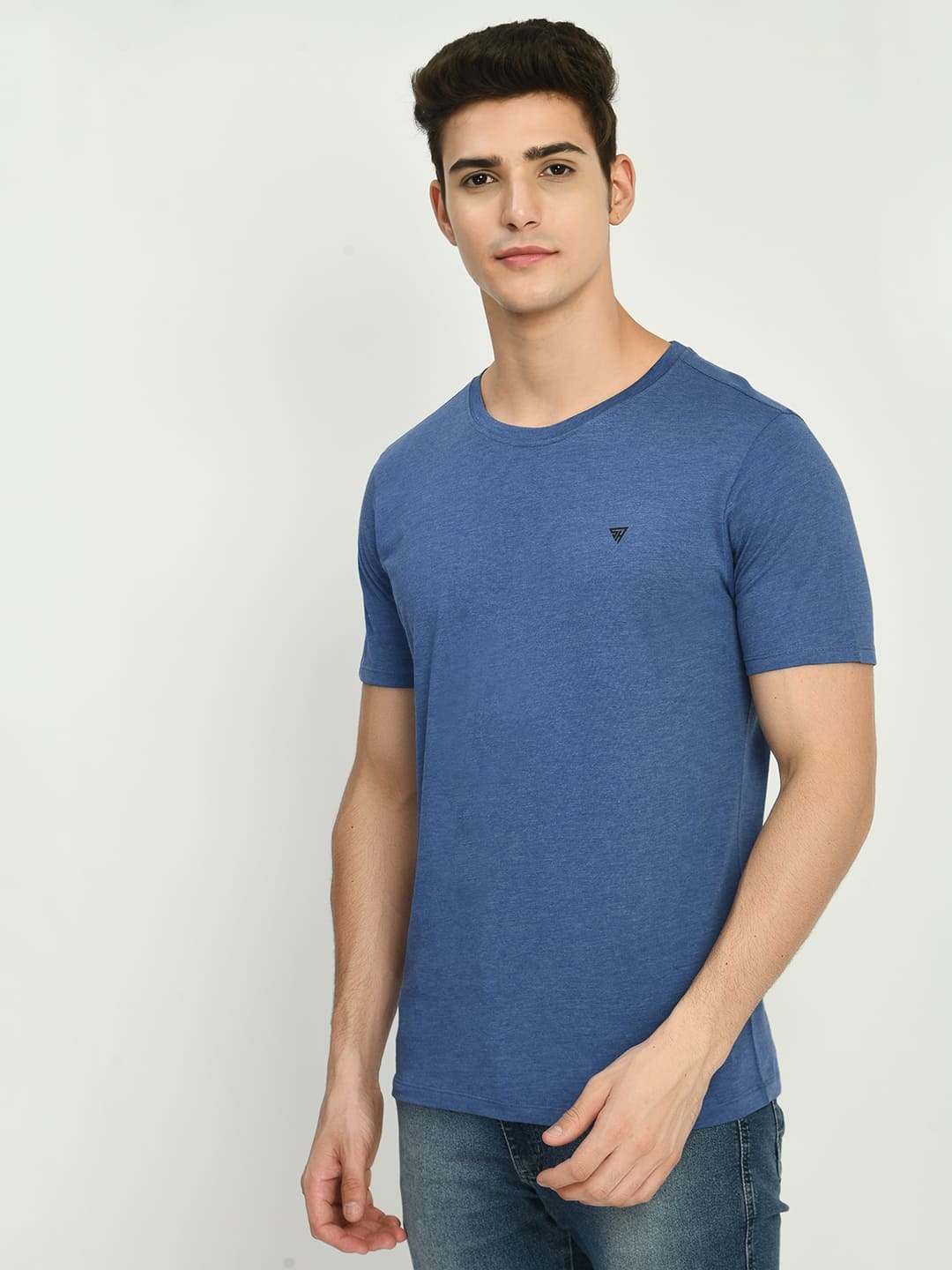 Men's Blue Solid Round Neck T-Shirt