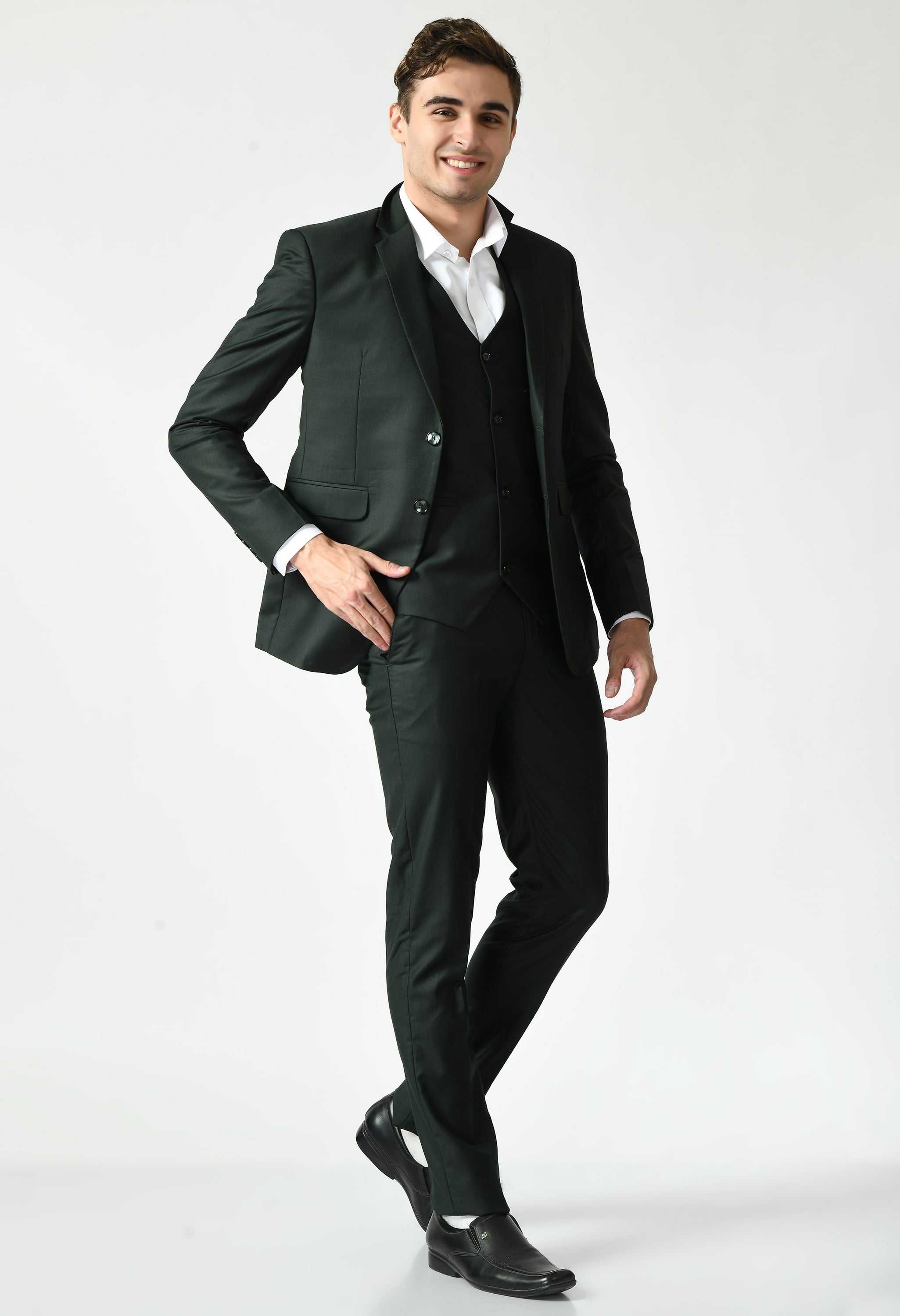 B. Green Notch Lapel Slim Fit Suit