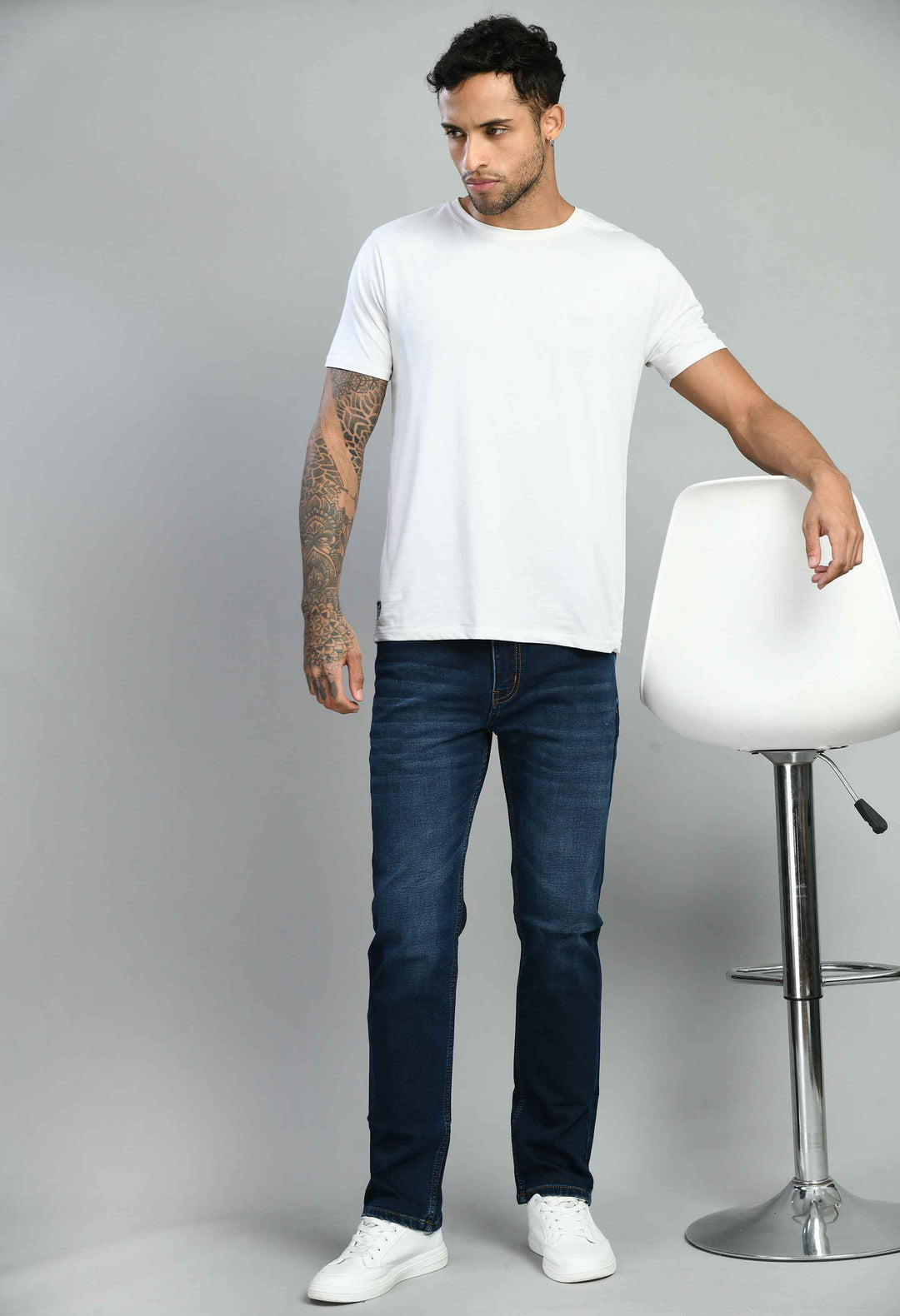 Men's Blue Solid Straight Fit Jeans
