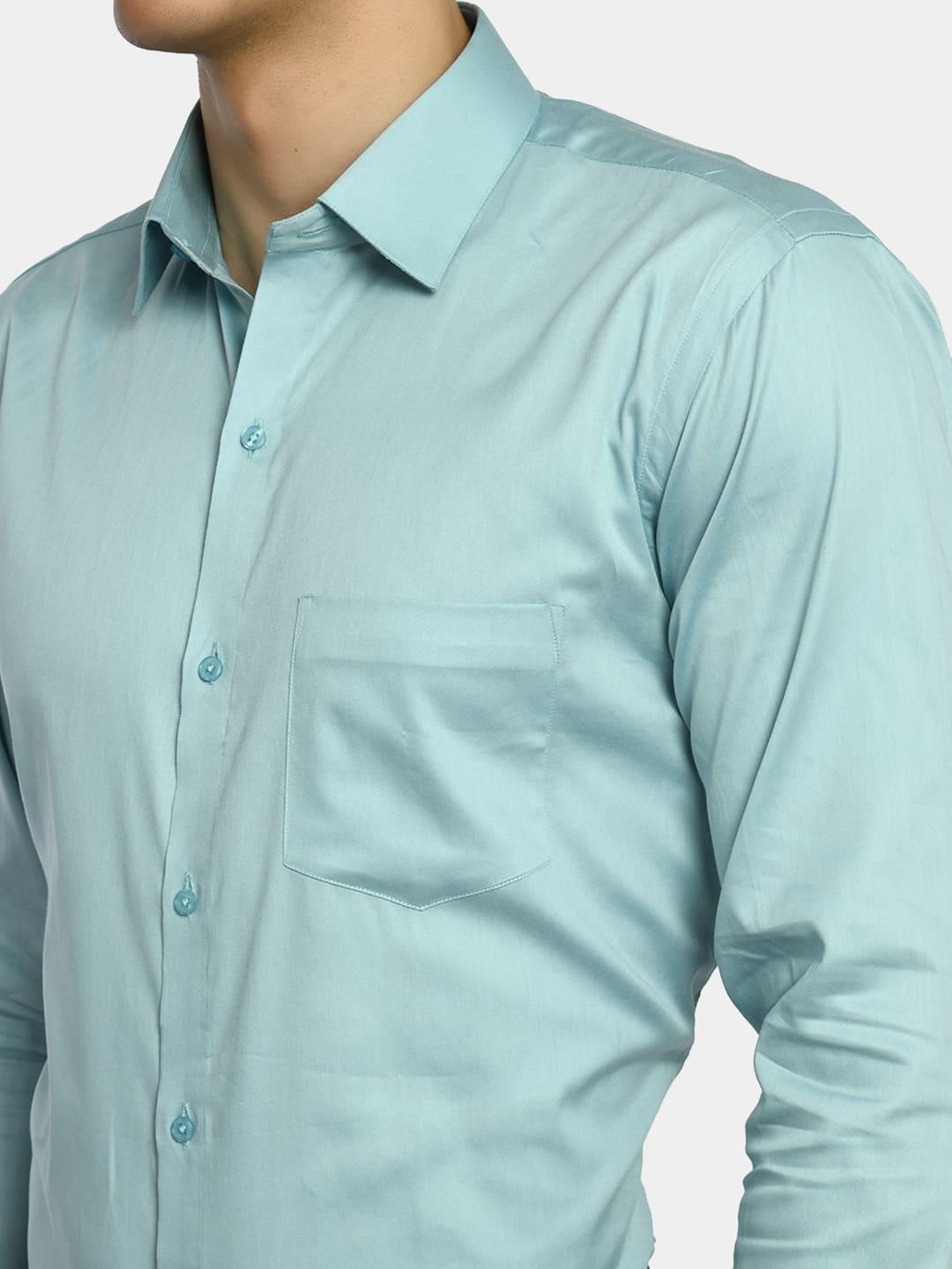 Spread Collar Solid Regular Fit Shirt
